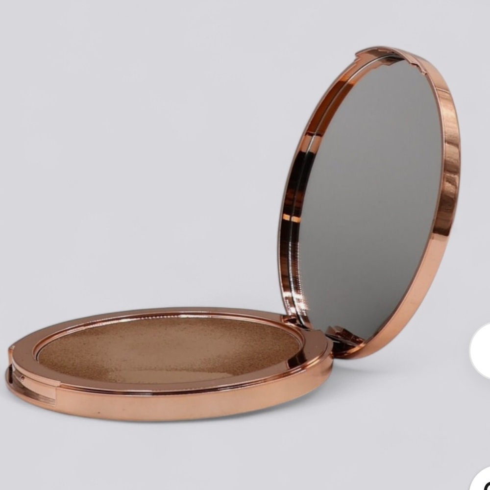 Elaluz by Camila Coelho Cream Bronzer Born in Rio
Samba 0.62 oz
